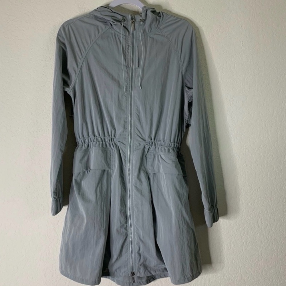 Lululemon rain jacket - Picture 5 of 7
